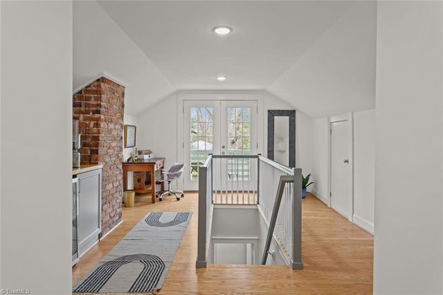 1606 End W Place, Greensboro, NC 27403