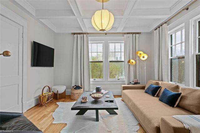 1606 End W Place, Greensboro, NC 27403