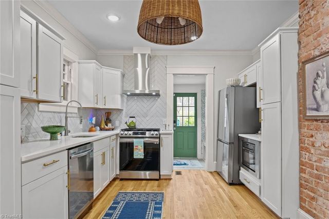 1606 End W Place, Greensboro, NC 27403