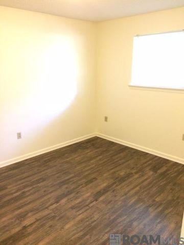 1767 Peck Dr, Baton Rouge, LA 70810