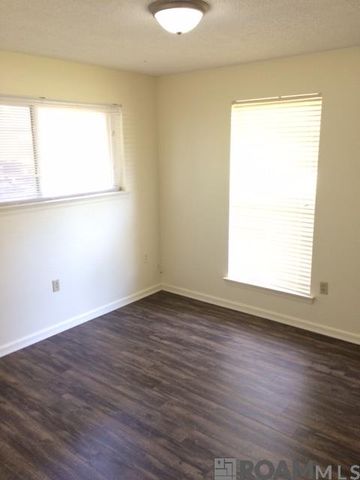 1767 Peck Dr, Baton Rouge, LA 70810