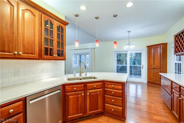 2222 Burberry Street NW, North Canton, OH 44720