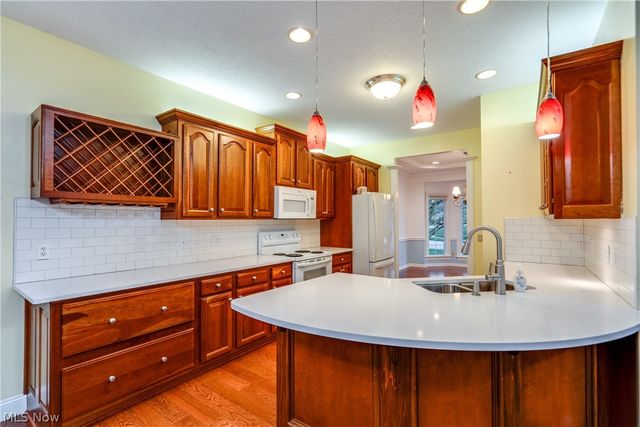 2222 Burberry Street NW, North Canton, OH 44720