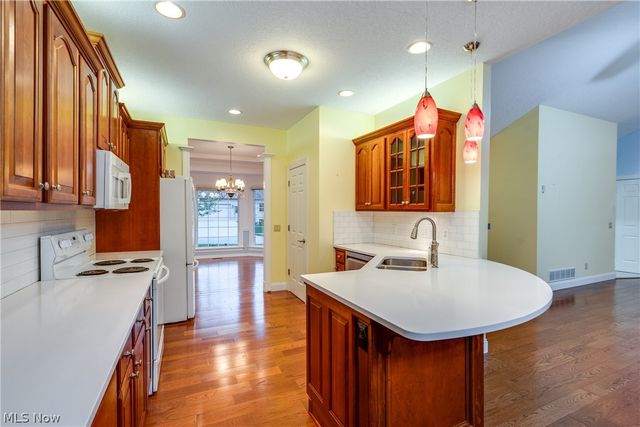 2222 Burberry Street NW, North Canton, OH 44720