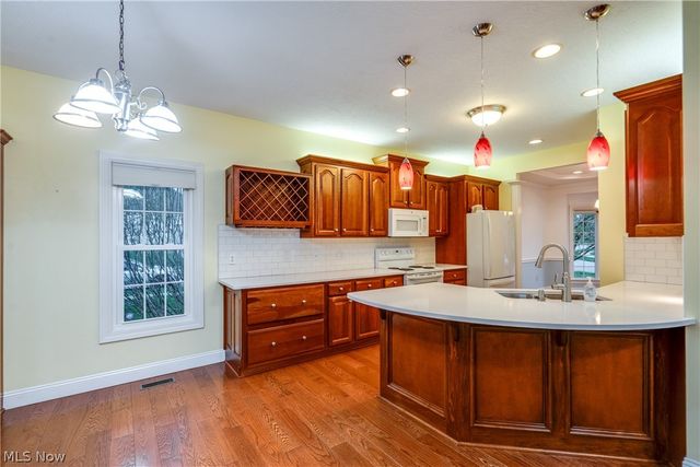 2222 Burberry Street NW, North Canton, OH 44720