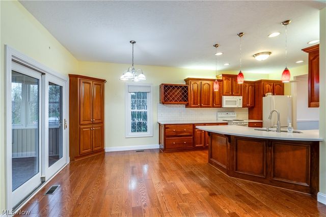 2222 Burberry Street NW, North Canton, OH 44720