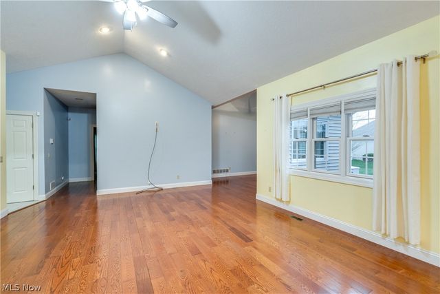 2222 Burberry Street NW, North Canton, OH 44720