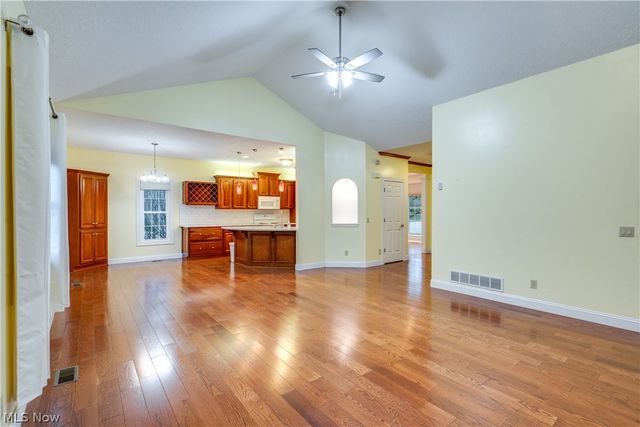 2222 Burberry Street NW, North Canton, OH 44720