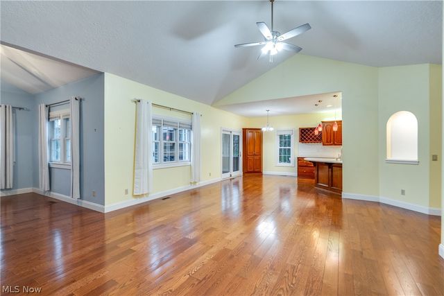 2222 Burberry Street NW, North Canton, OH 44720