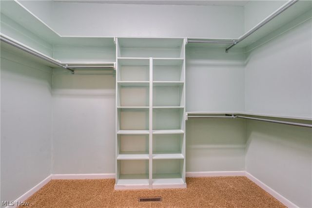 2222 Burberry Street NW, North Canton, OH 44720