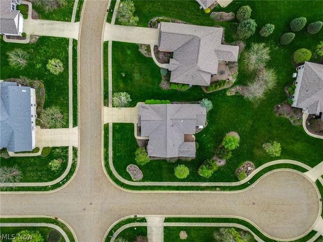 2222 Burberry Street NW, North Canton, OH 44720