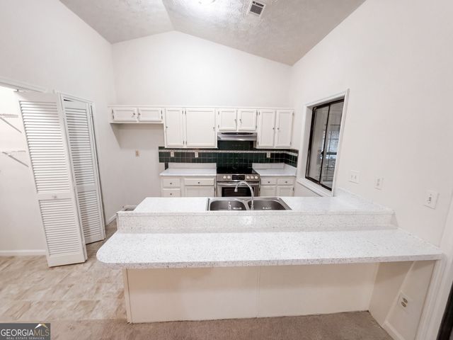 5330 Garvey Drive, Fairburn, GA 30213