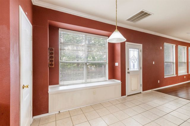 903 Summerbrook Drive, Euless, TX 76040