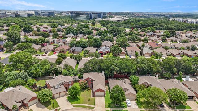 903 Summerbrook Drive, Euless, TX 76040