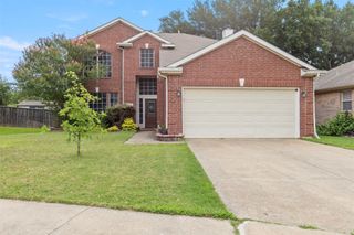 903 Summerbrook Drive, Euless, TX 76040