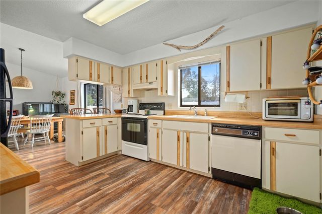 3220 QUEEN PALM DRIVE, Edgewater, FL 32141