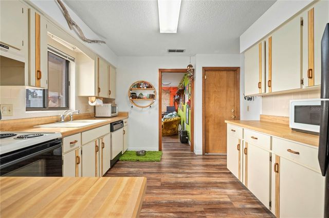 3220 QUEEN PALM DRIVE, Edgewater, FL 32141