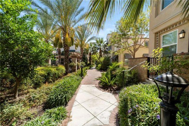 144 Royal Way, Upland, CA 91786