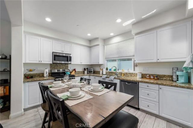 144 Royal Way, Upland, CA 91786