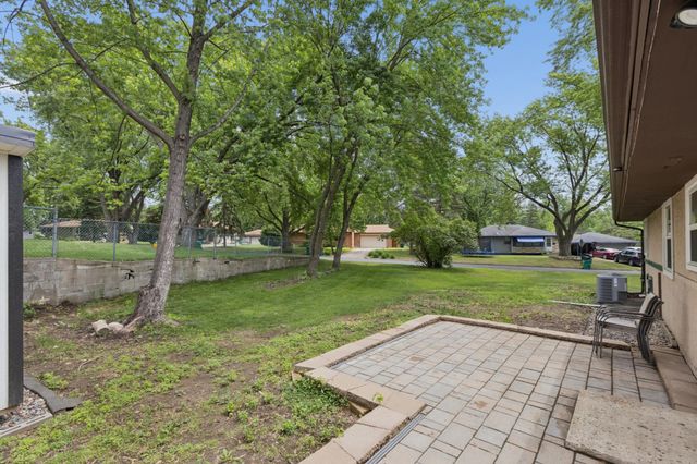 7800 53rd Avenue N, New Hope, MN 55428