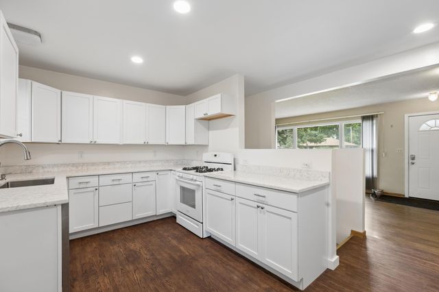 7800 53rd Avenue N, New Hope, MN 55428