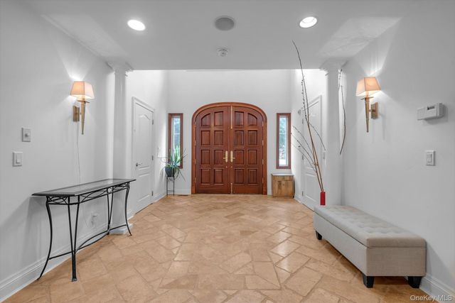 87 Arleigh Road, Great Neck, NY 11021