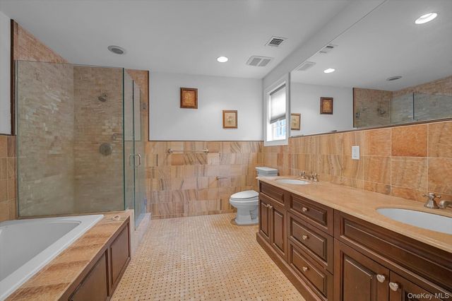 87 Arleigh Road, Great Neck, NY 11021