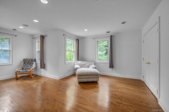 87 Arleigh Road, Great Neck, NY 11021