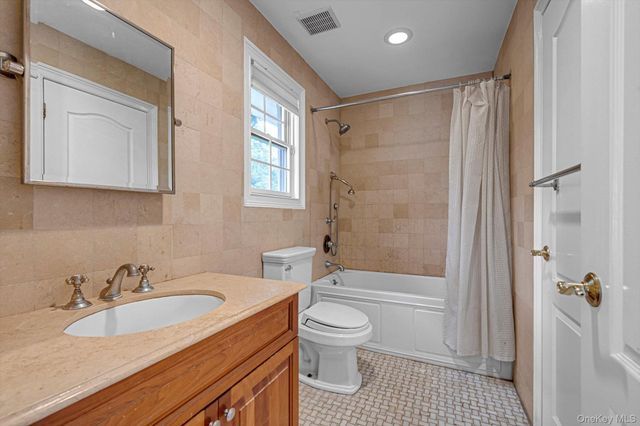 87 Arleigh Road, Great Neck, NY 11021