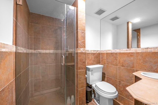 87 Arleigh Road, Great Neck, NY 11021