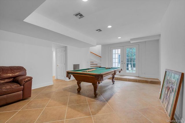 87 Arleigh Road, Great Neck, NY 11021