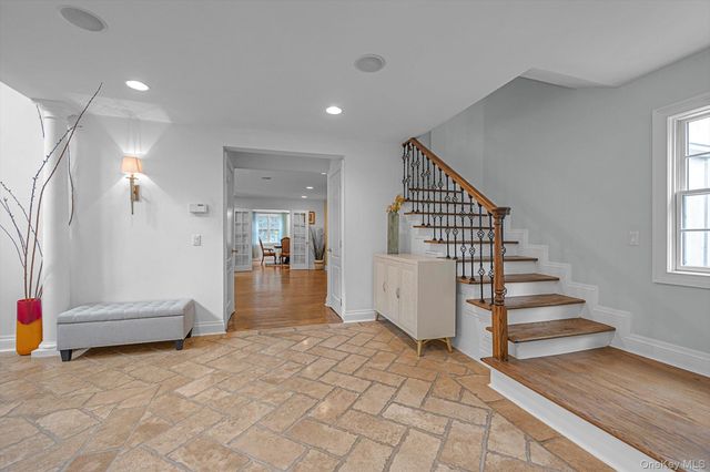 87 Arleigh Road, Great Neck, NY 11021