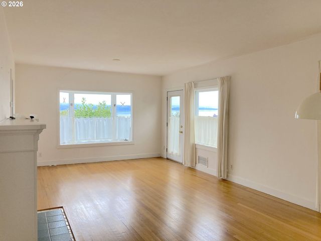 538 KENSINGTON Ave, Astoria, OR 97103