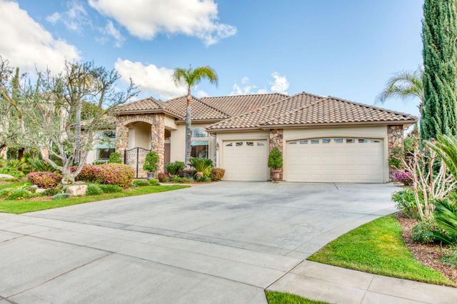 10890 N Sierra Vista Avenue, Fresno, CA 93730