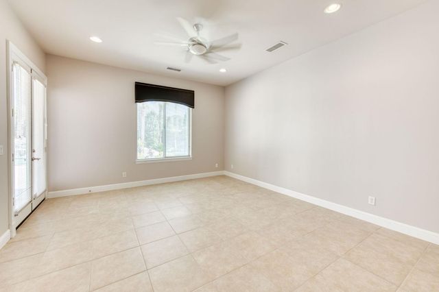 10890 N Sierra Vista Avenue, Fresno, CA 93730