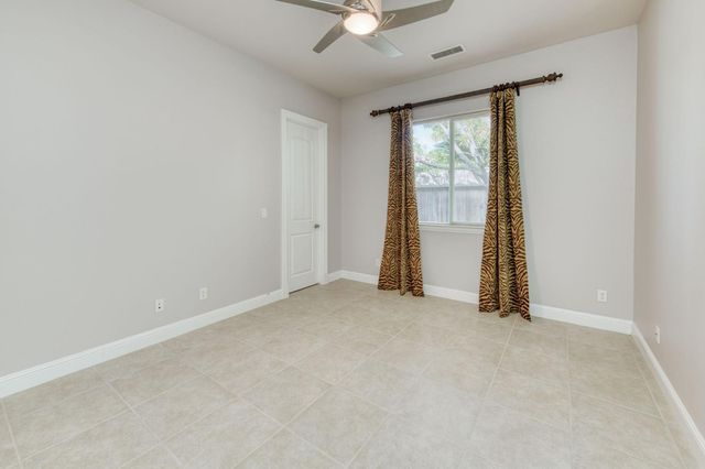 10890 N Sierra Vista Avenue, Fresno, CA 93730