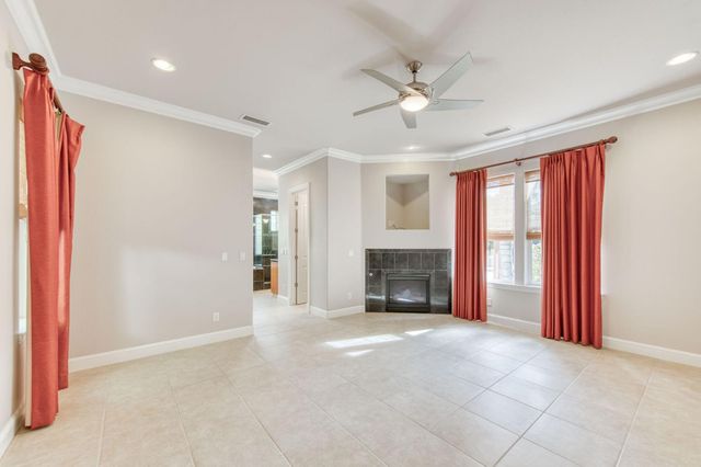 10890 N Sierra Vista Avenue, Fresno, CA 93730