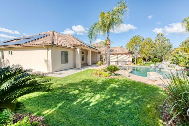 10890 N Sierra Vista Avenue, Fresno, CA 93730