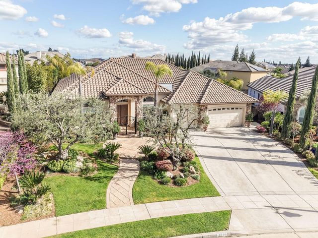 10890 N Sierra Vista Avenue, Fresno, CA 93730