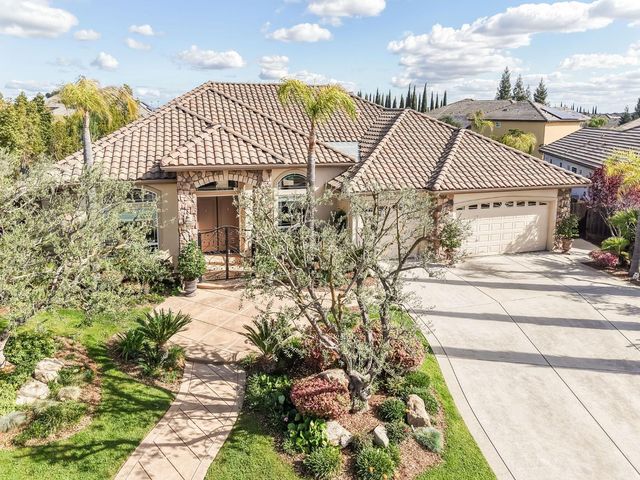 10890 N Sierra Vista Avenue, Fresno, CA 93730