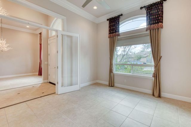 10890 N Sierra Vista Avenue, Fresno, CA 93730