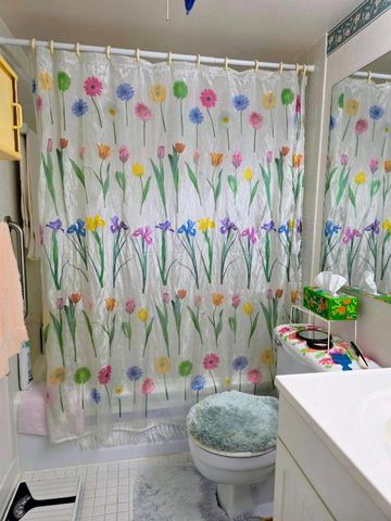 423 Pine Glen Lane C-1, Greenacres, FL 33463