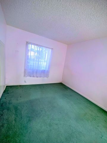 423 Pine Glen Lane C-1, Greenacres, FL 33463