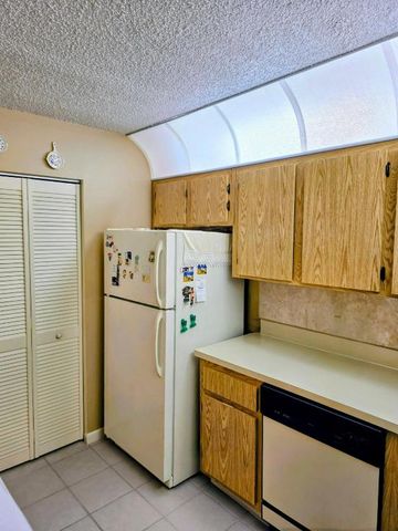 423 Pine Glen Lane C-1, Greenacres, FL 33463