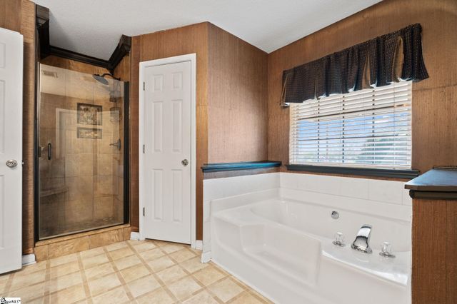 100 Oak Road, Piedmont, SC 29673