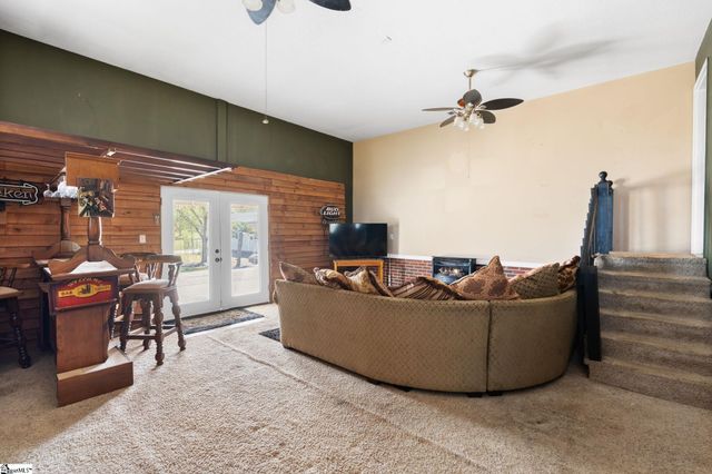 100 Oak Road, Piedmont, SC 29673