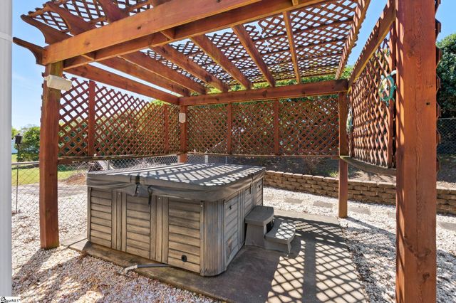 100 Oak Road, Piedmont, SC 29673