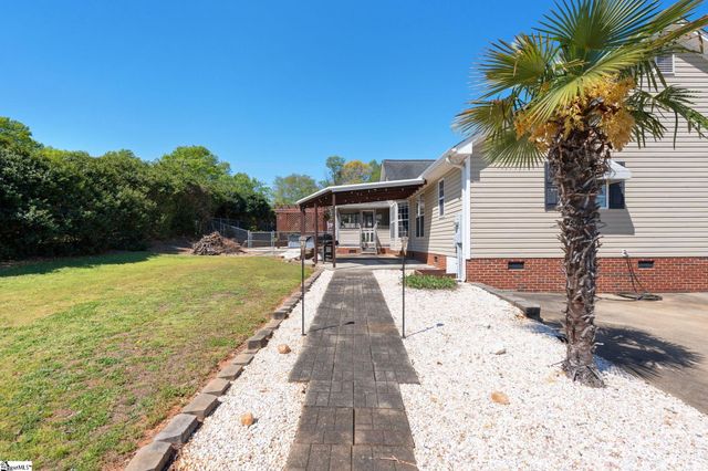 100 Oak Road, Piedmont, SC 29673