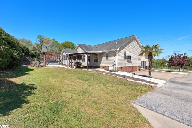 100 Oak Road, Piedmont, SC 29673