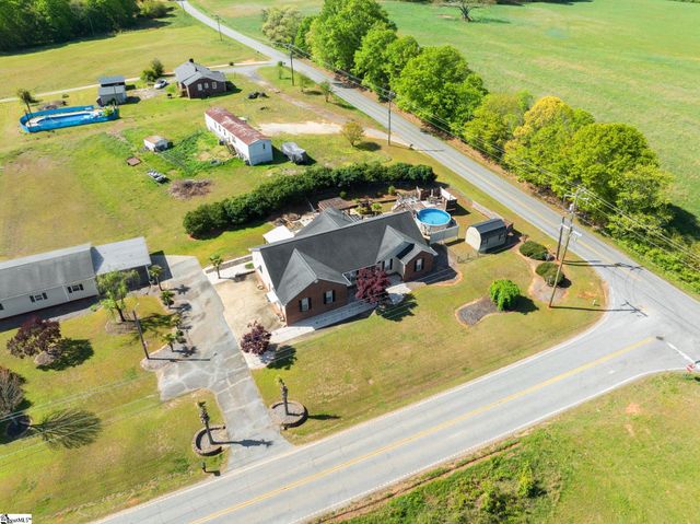 100 Oak Road, Piedmont, SC 29673